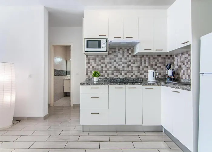 2 Bedroom Playa De Americas 公寓 *