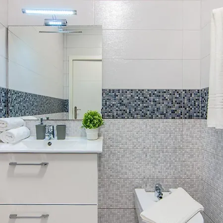 2 Bedroom Playa De Americas * Playa de las Americas (Tenerife)