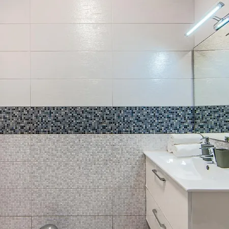 2 Bedroom Playa De Americas 公寓 *