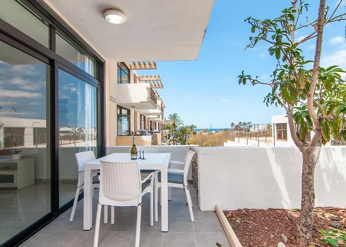 2 Bedroom Playa De Americas 아파트 *