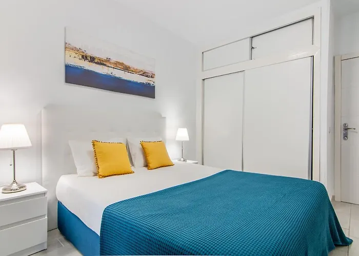 2 Bedroom Playa De Americas 아파트